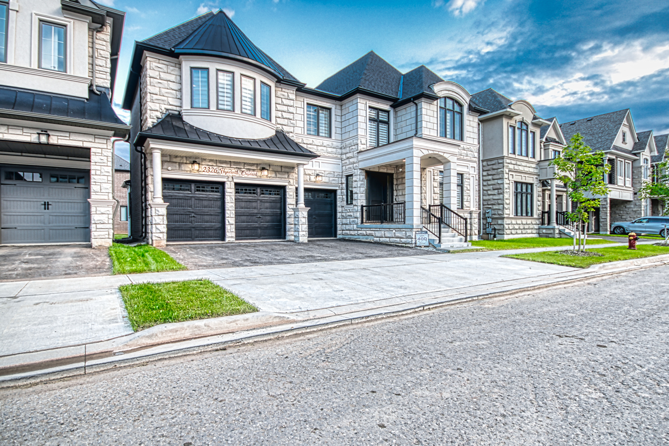 2326 Hyacinth Cres Oakville, ON L6M 4G3 (11 of 94)