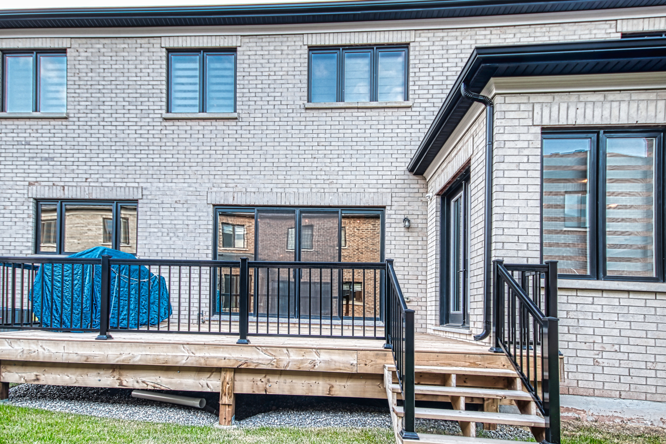 2326 Hyacinth Cres Oakville, ON L6M 4G3 (4 of 94)