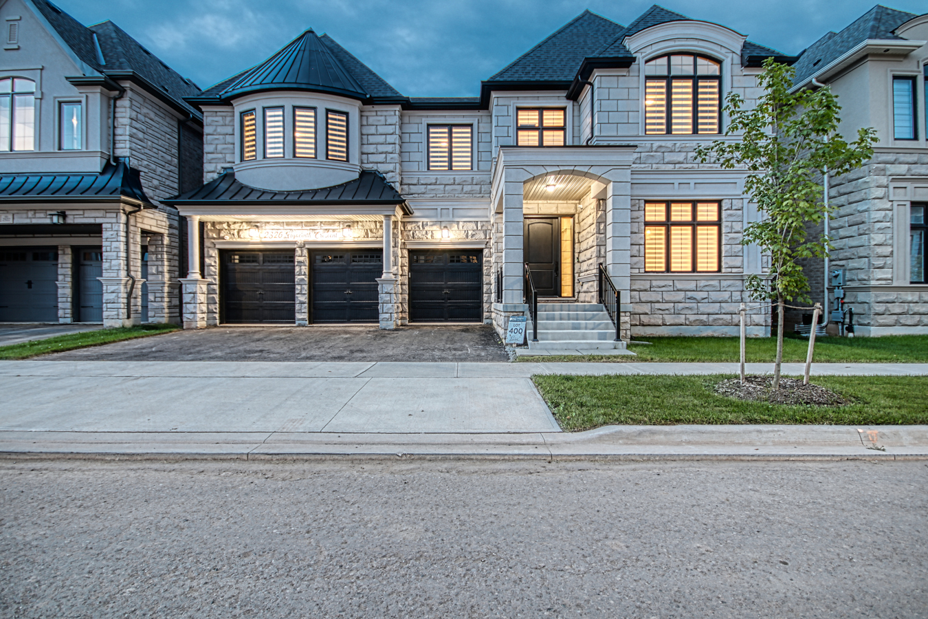 2326 Hyacinth Cres Oakville, ON L6M 4G3 (93 of 94)